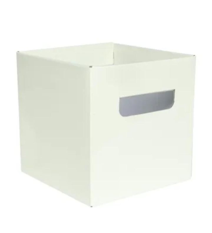 Pearlised Cream Flower Box 10pc 15x15cm