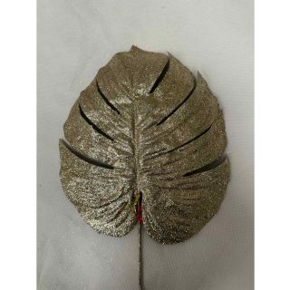 glitter-monstera-leaf-med-champagne